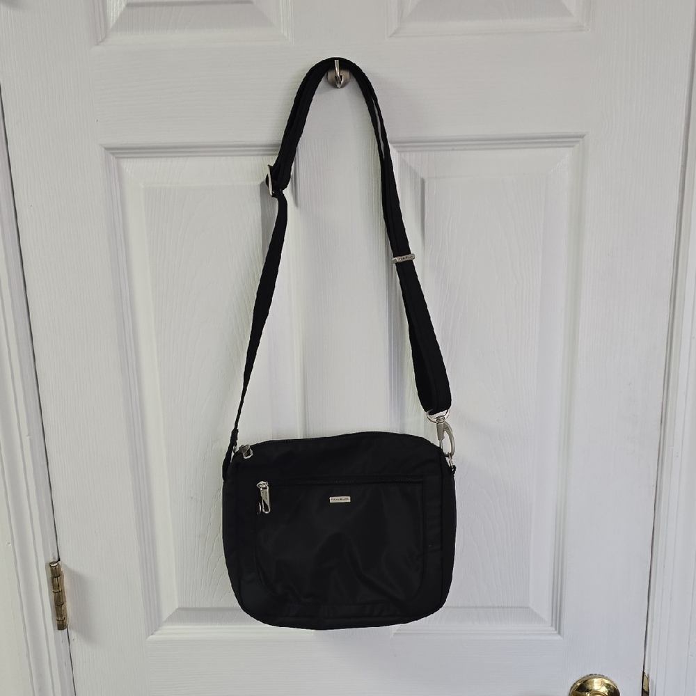 Travelon Anti Theft Classic East West Crossbody Bag Black